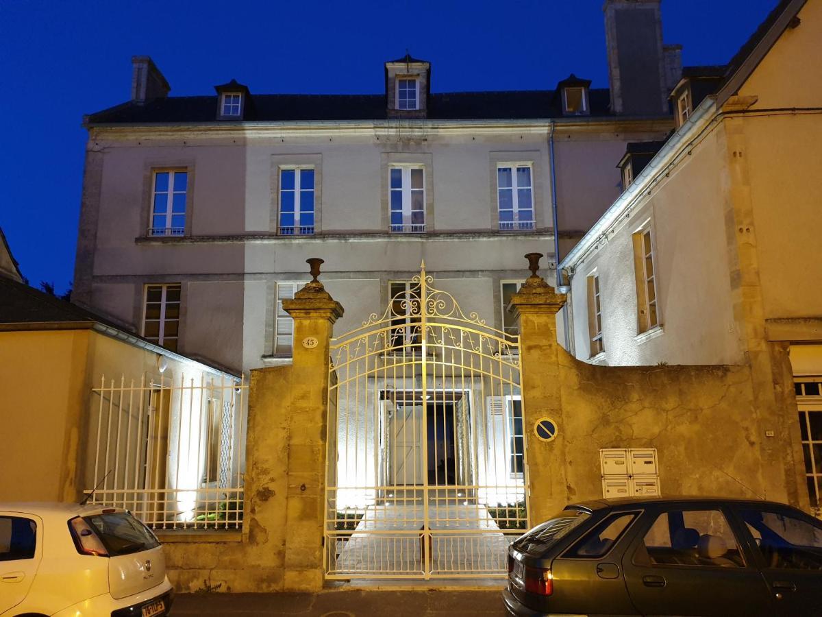 Au Loup Historic Apartments Bayeux Bagian luar foto